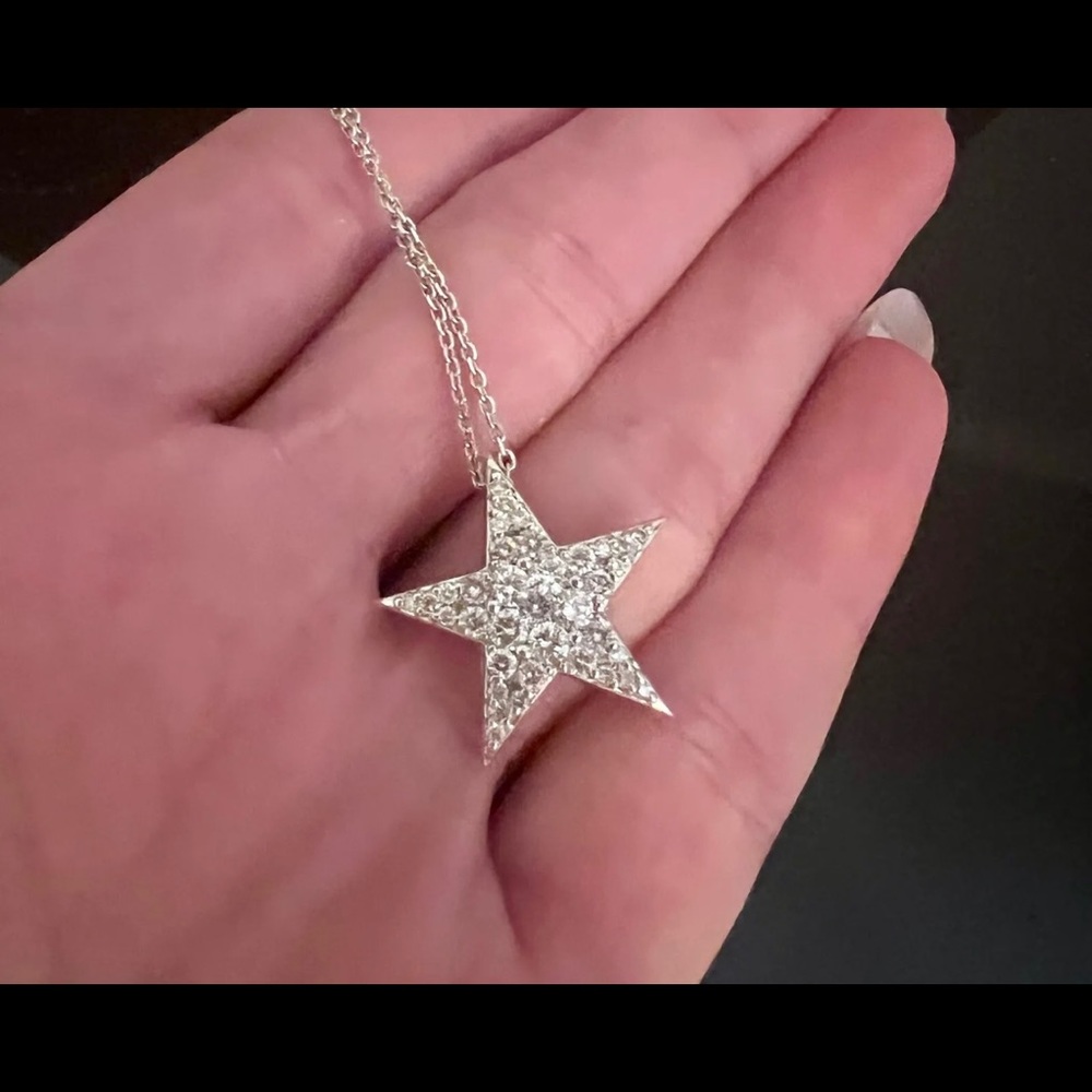 GORGEOUS!! 14K White Gold & Diamond Star!!! Never Worn! Absolutely Perfect!